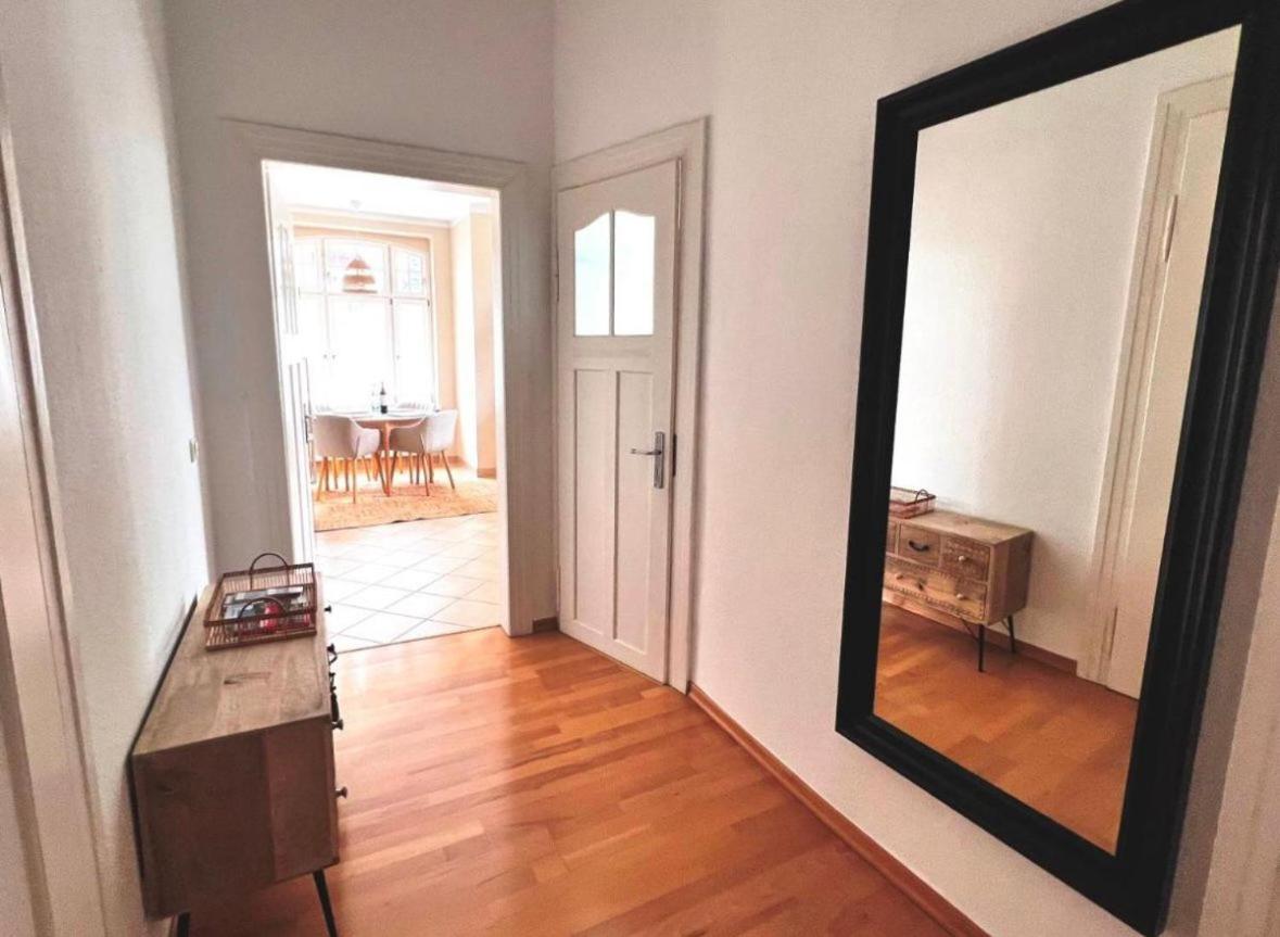 Feine Apartments In Der Suedstadt Von Erfurt Mit Kostenlosen Stellplatz & Flasche Wein Zur Begruessung Ngoại thất bức ảnh
