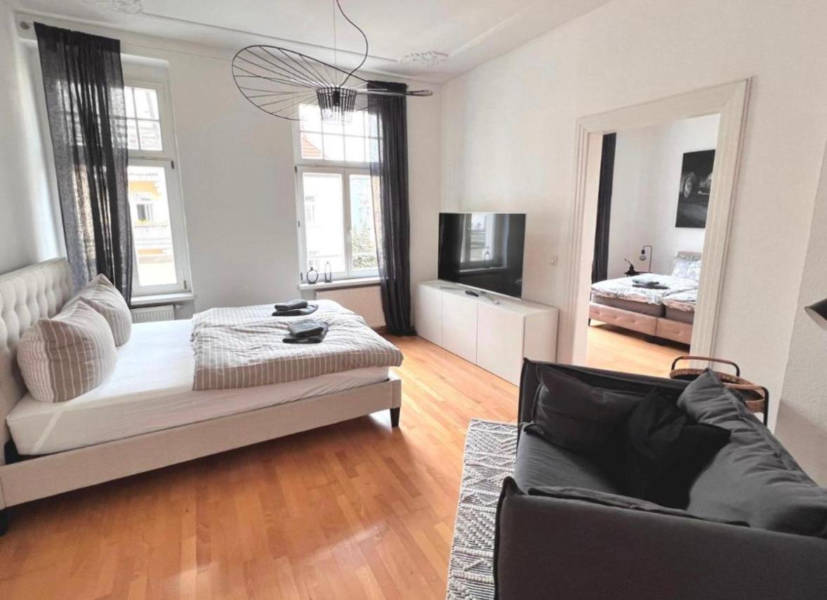 Feine Apartments In Der Suedstadt Von Erfurt Mit Kostenlosen Stellplatz & Flasche Wein Zur Begruessung Ngoại thất bức ảnh