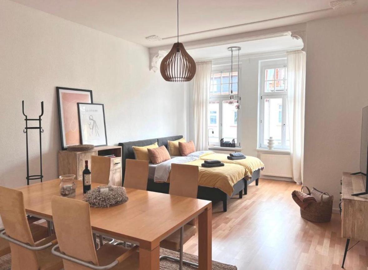 Feine Apartments In Der Suedstadt Von Erfurt Mit Kostenlosen Stellplatz & Flasche Wein Zur Begruessung Ngoại thất bức ảnh