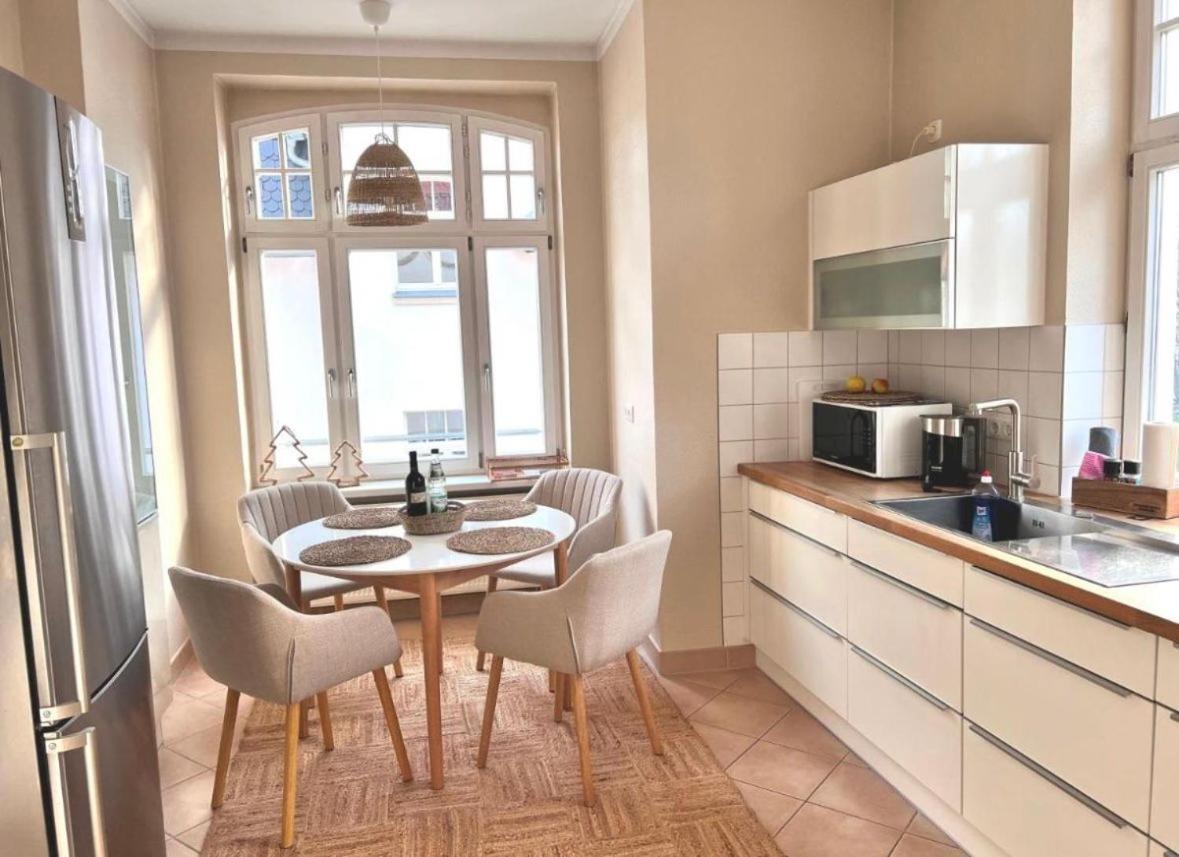 Feine Apartments In Der Suedstadt Von Erfurt Mit Kostenlosen Stellplatz & Flasche Wein Zur Begruessung Ngoại thất bức ảnh