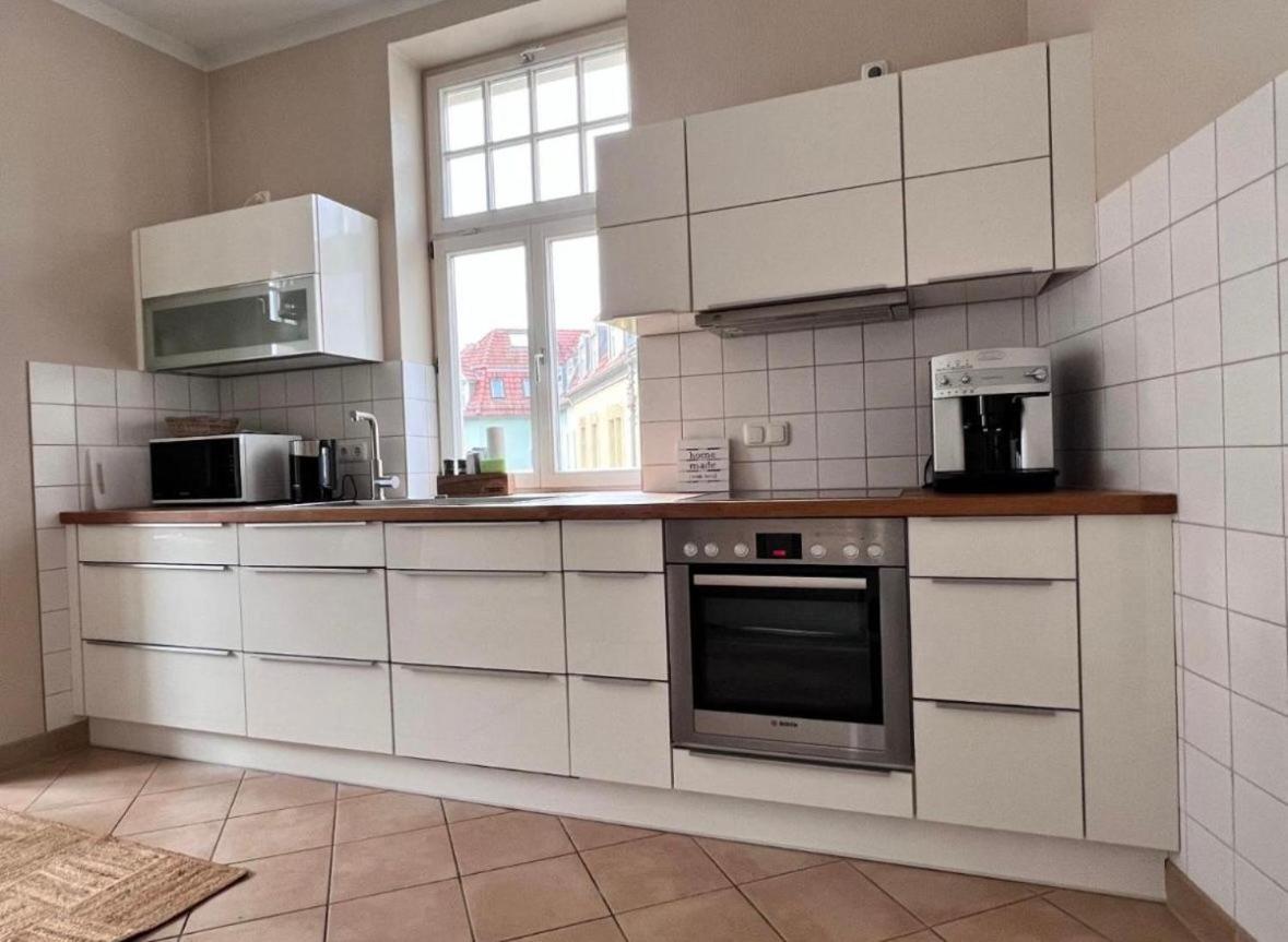 Feine Apartments In Der Suedstadt Von Erfurt Mit Kostenlosen Stellplatz & Flasche Wein Zur Begruessung Ngoại thất bức ảnh