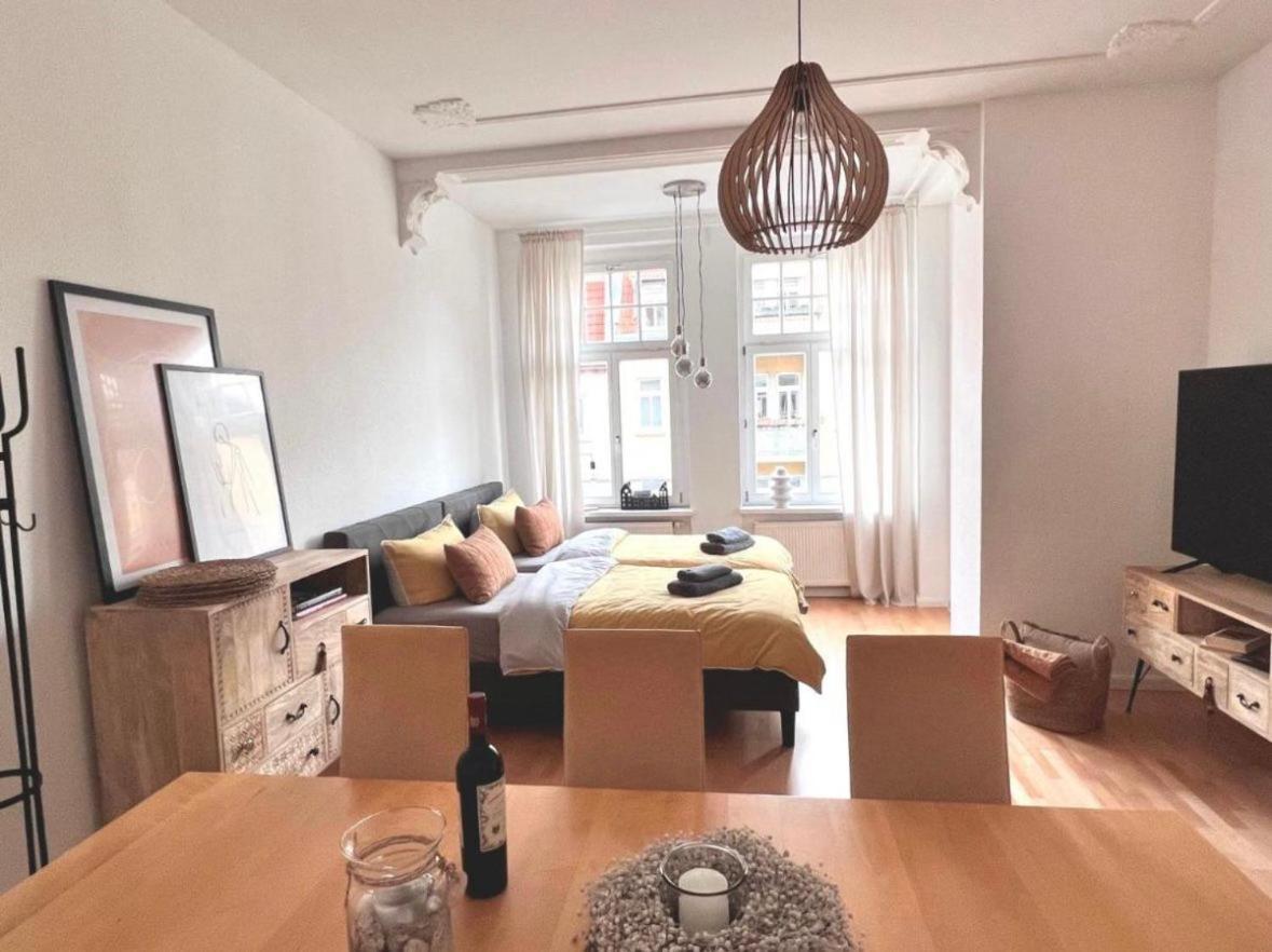 Feine Apartments In Der Suedstadt Von Erfurt Mit Kostenlosen Stellplatz & Flasche Wein Zur Begruessung Ngoại thất bức ảnh