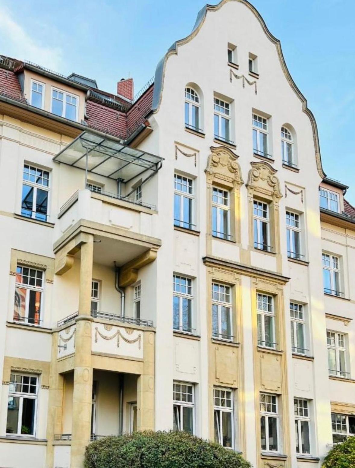 Feine Apartments In Der Suedstadt Von Erfurt Mit Kostenlosen Stellplatz & Flasche Wein Zur Begruessung Ngoại thất bức ảnh
